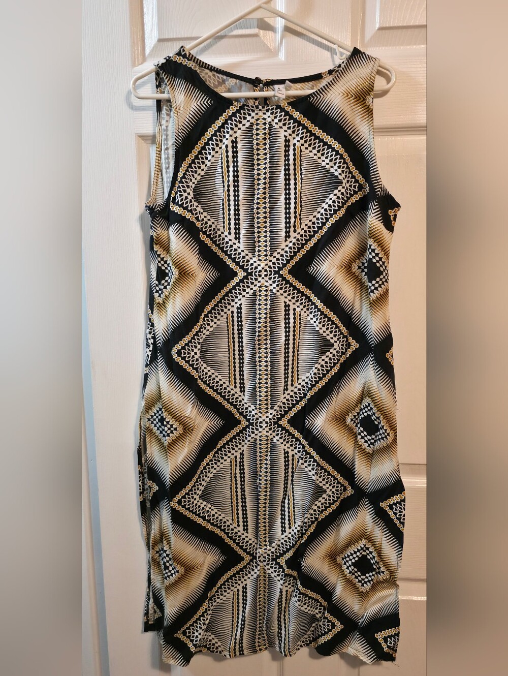 4/$67 Deal! Jules & Leopold Women’s Black and Gold Geometric Print Dress